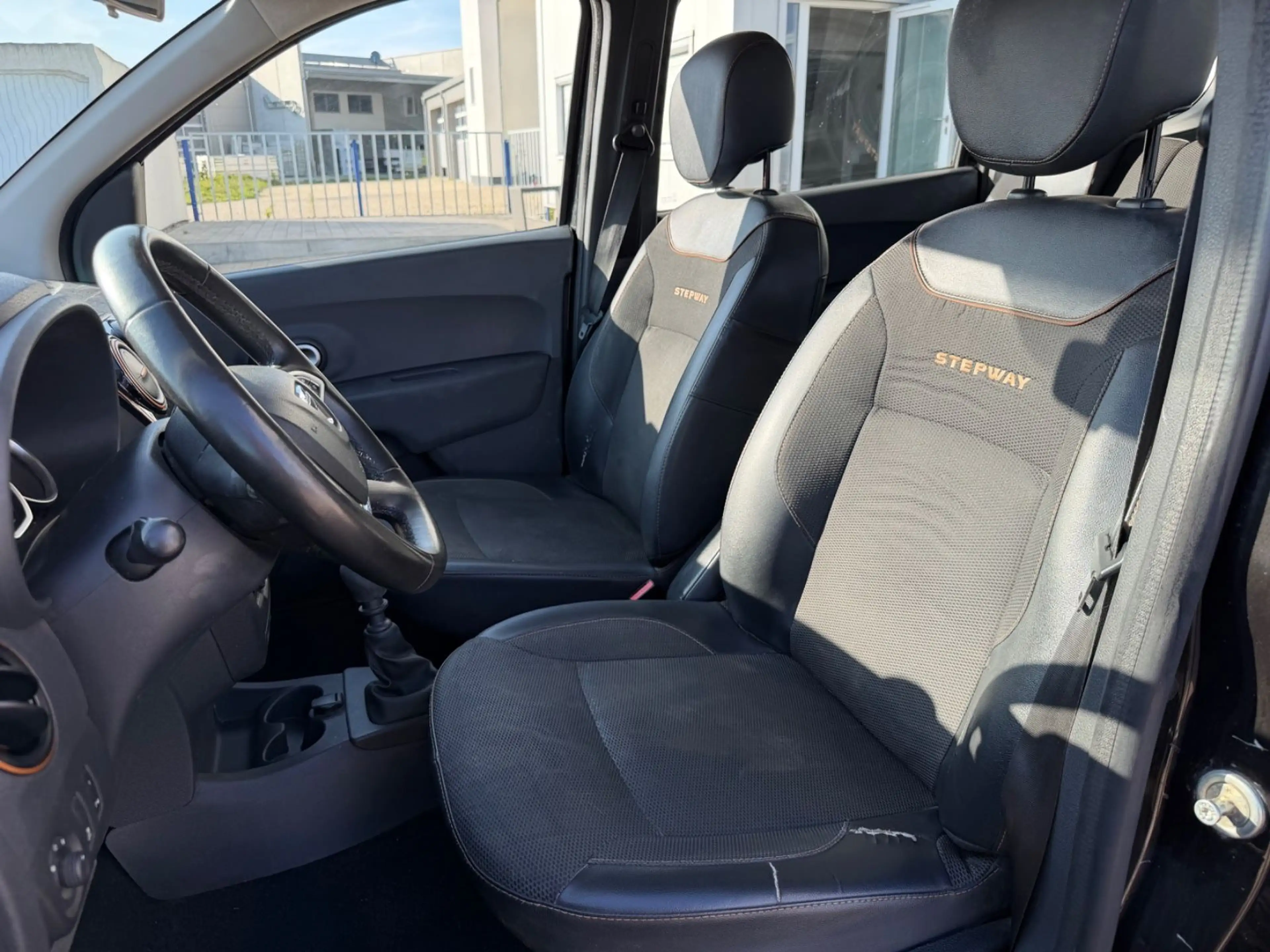 Dacia Lodgy Stepway Celebration 1.5 dCi Klima Kamera — photo 12