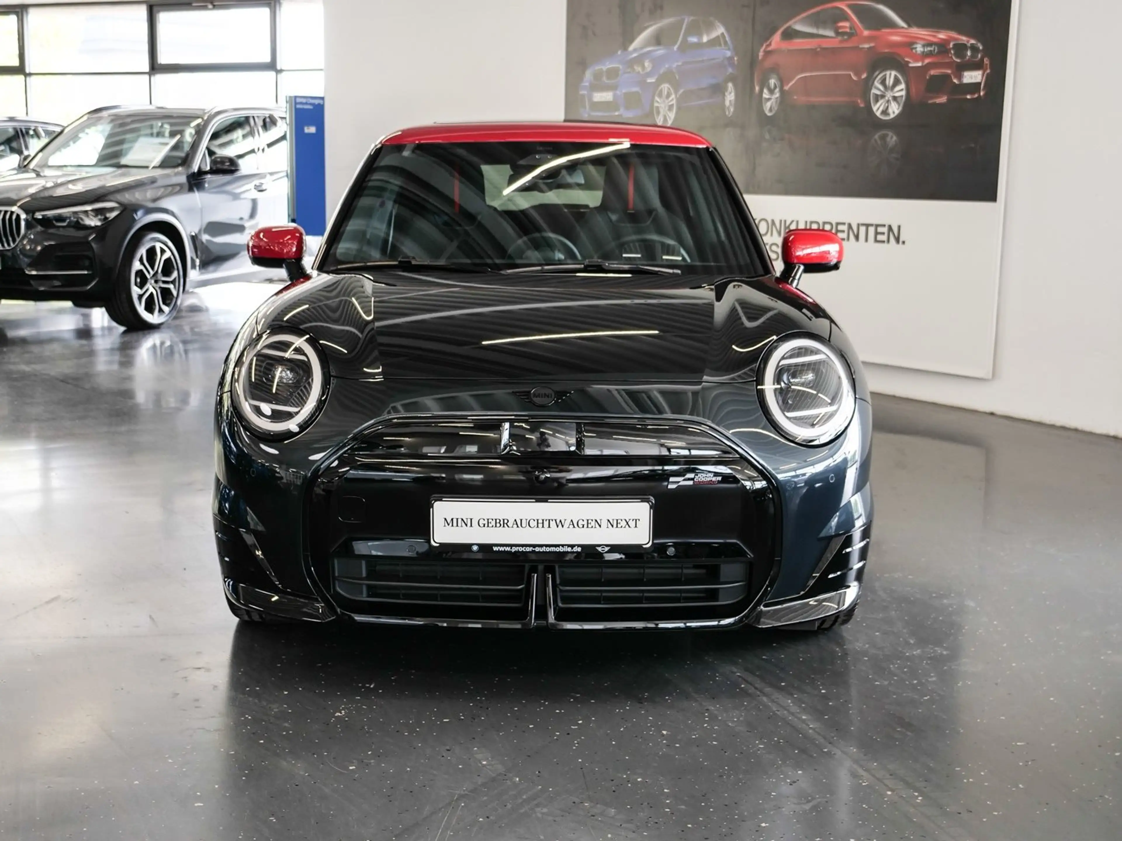 MINI Cooper E JCW Trim Aut Nav HuD LED Pano h&k — photo 3