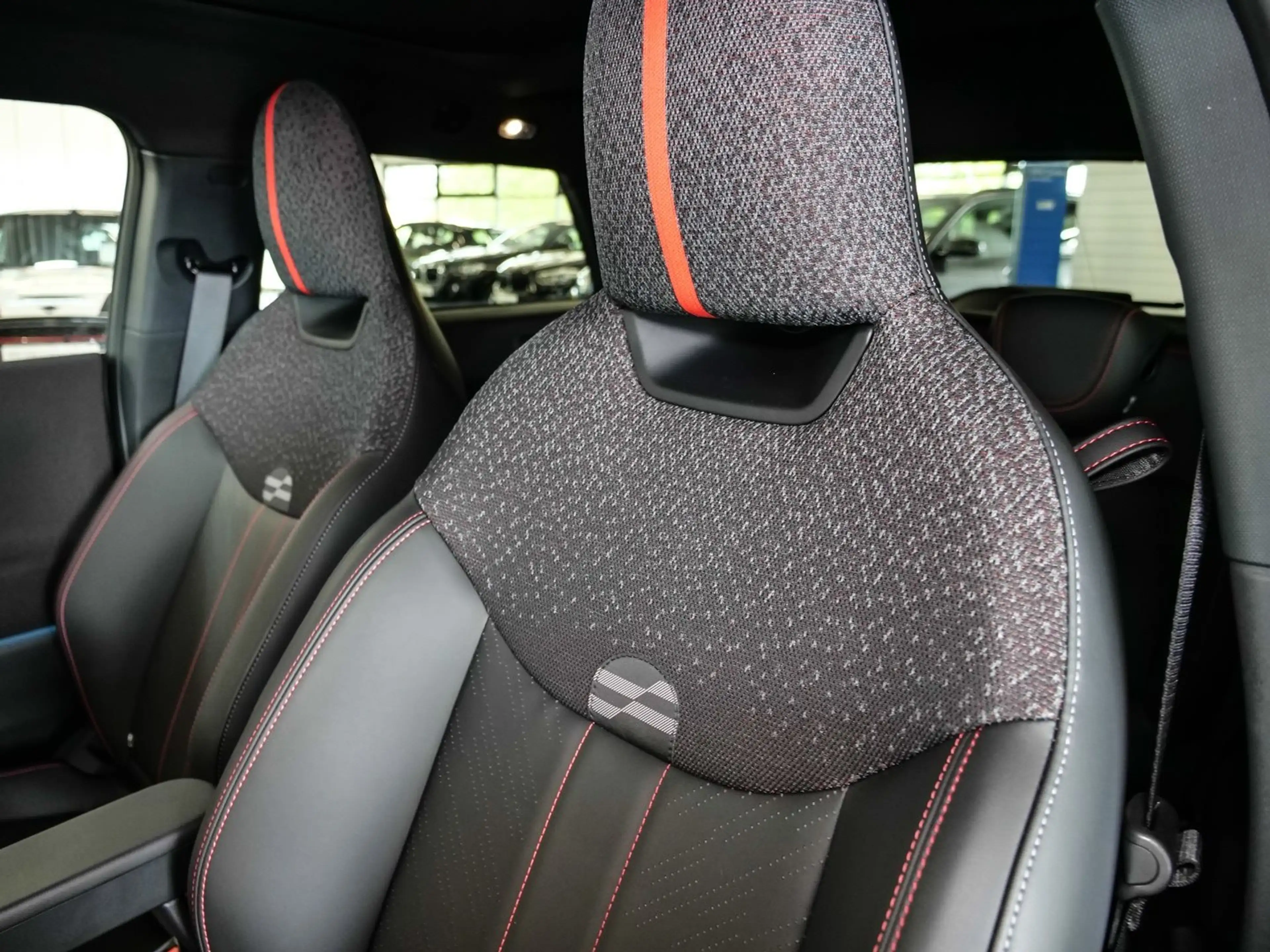 MINI Cooper E JCW Trim Aut Nav HuD LED Pano h&k — photo 11