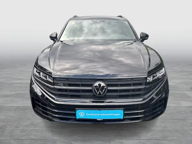 Volkswagen Touareg view 9