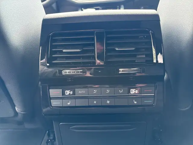 Volkswagen Touareg view 13