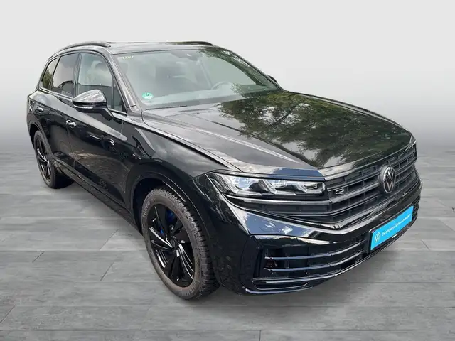 Volkswagen Touareg view 8