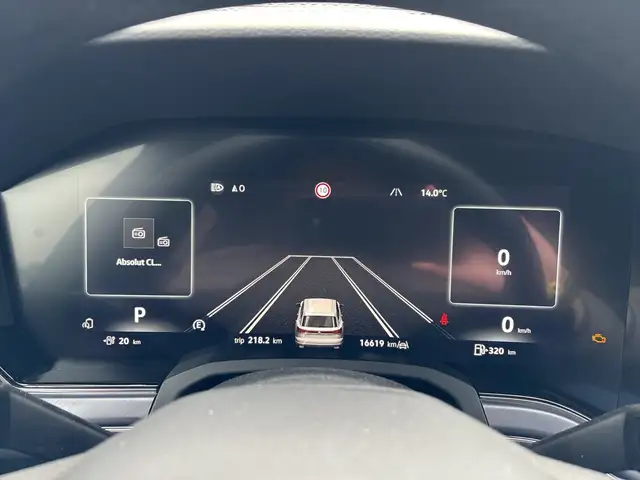 Volkswagen Touareg view 14