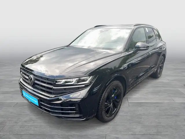 Volkswagen Touareg view 2