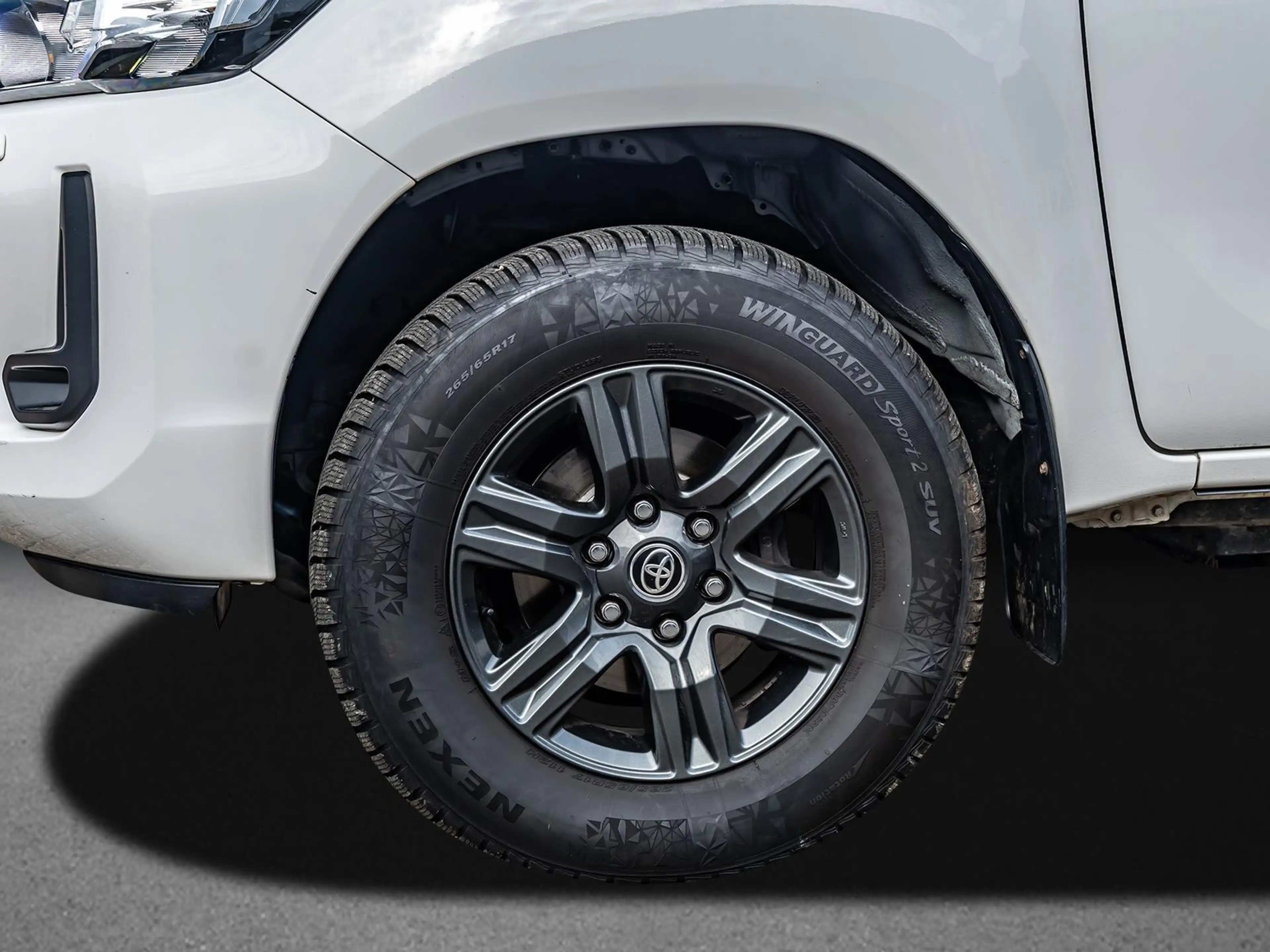 Toyota Hilux 2.8 D-4D Double Cab Comfort 4x4 MIT AHK — photo 6
