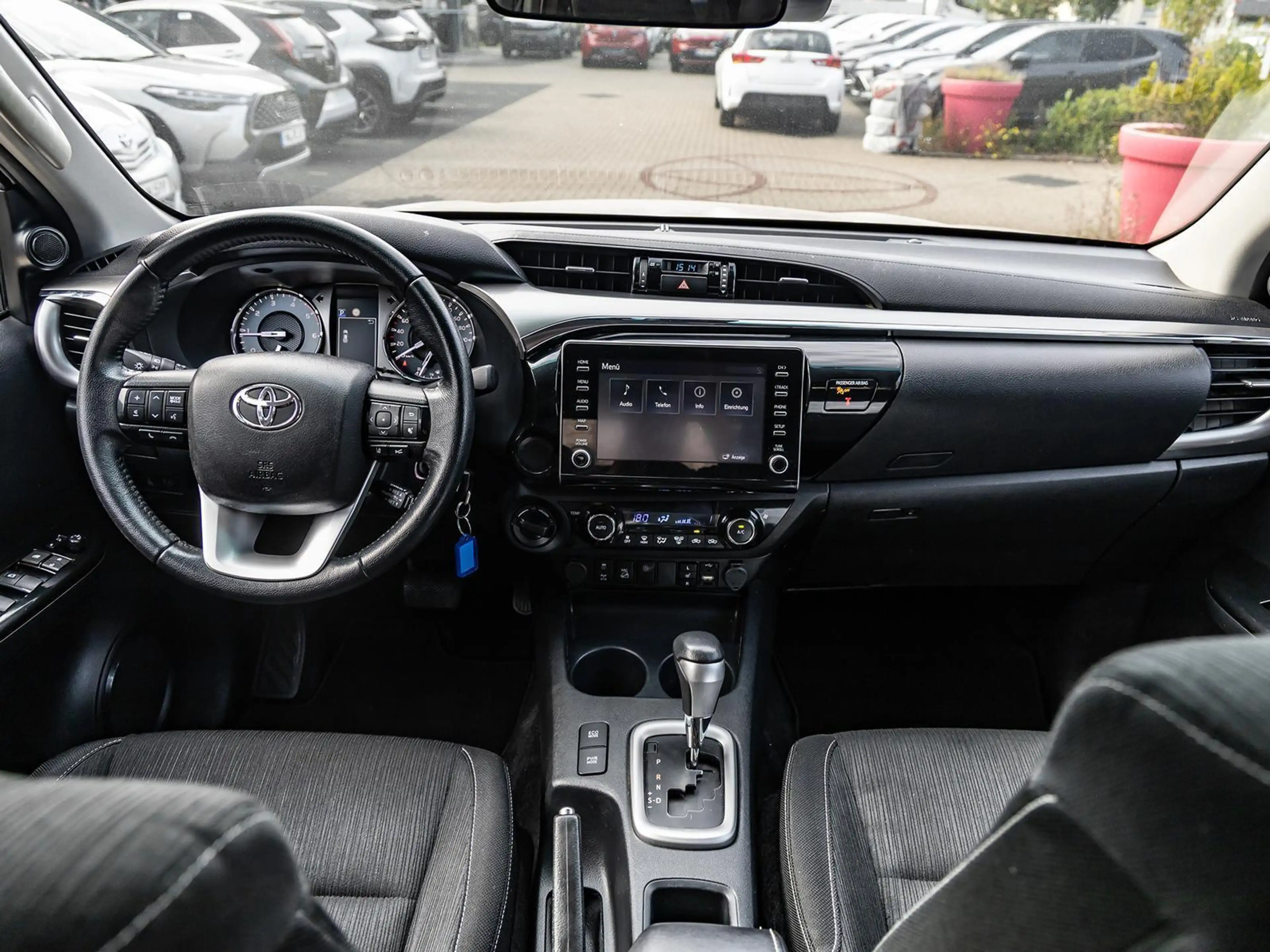Toyota Hilux 2.8 D-4D Double Cab Comfort 4x4 MIT AHK — photo 4