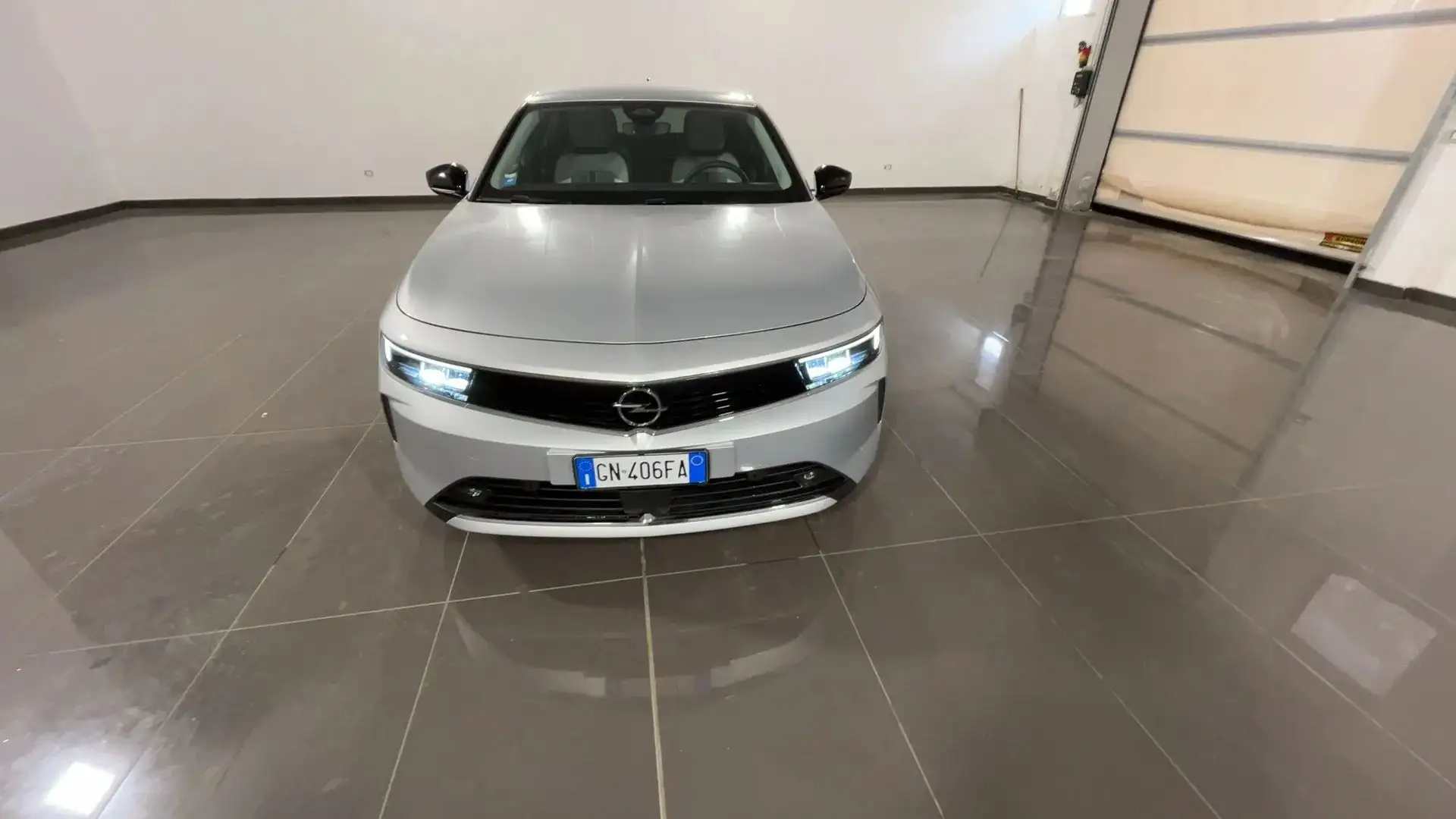 Opel Astra Astra 1.2 t Business Elegance s&s 130cv Plateado - 2