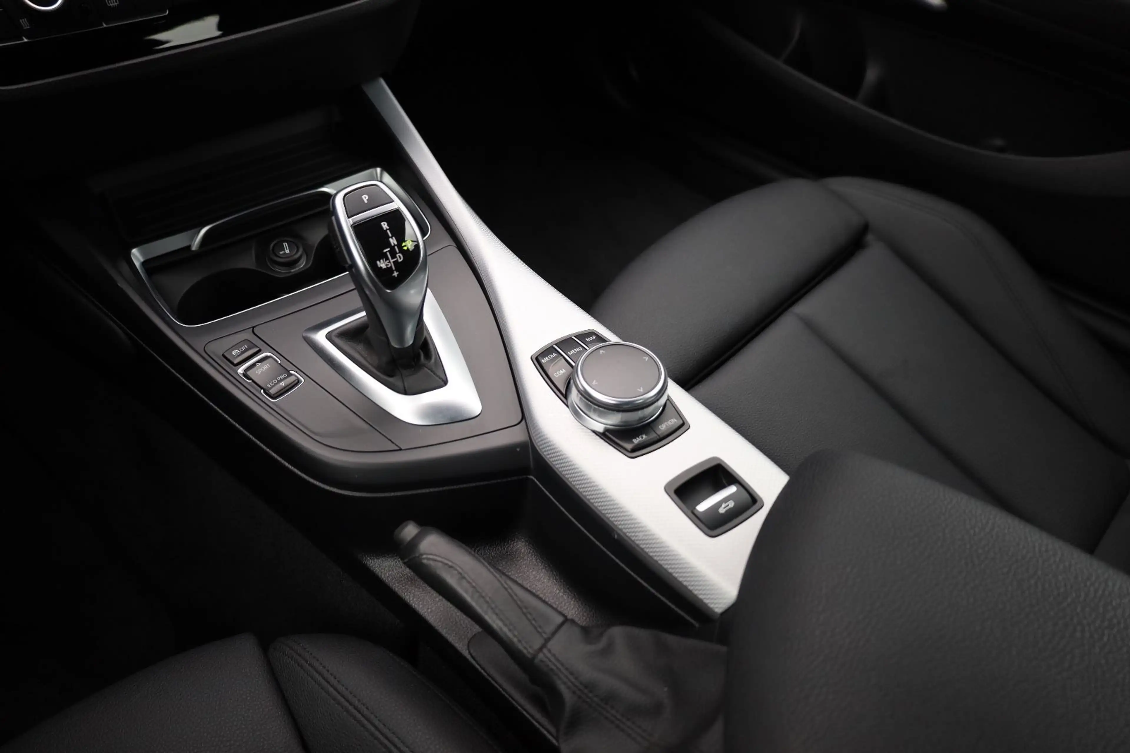 BMW 240 Cabrio/KAMERA/APPLE/LED/SHZ/LHZ/WIFI/R18 — photo 14