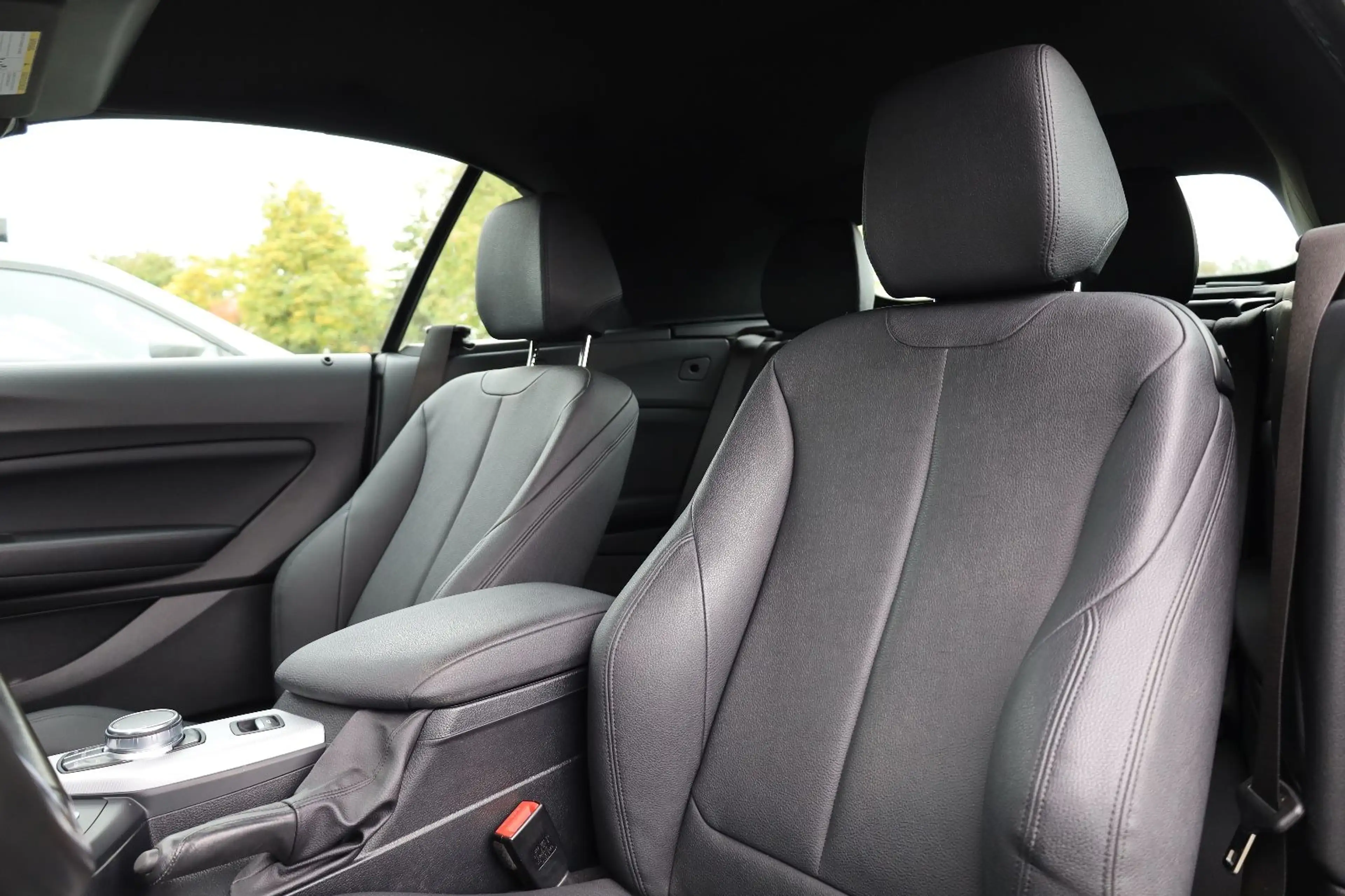 BMW 240 Cabrio/KAMERA/APPLE/LED/SHZ/LHZ/WIFI/R18 — photo 11