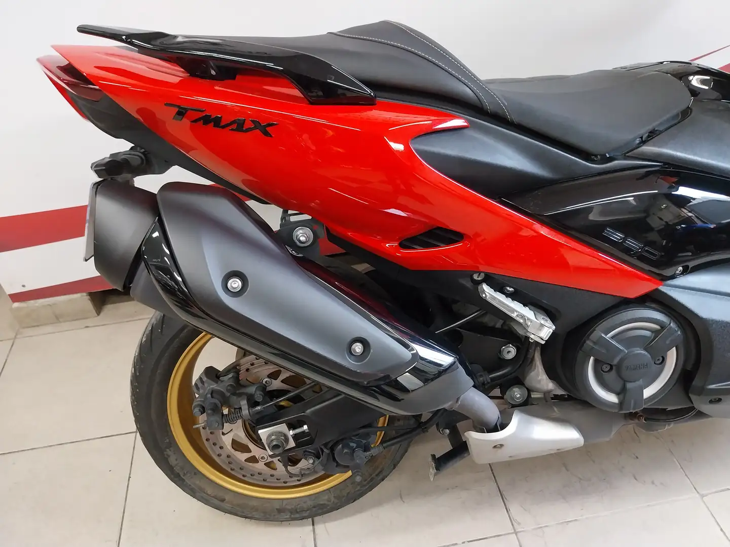 Yamaha TMAX 560 Red - 2