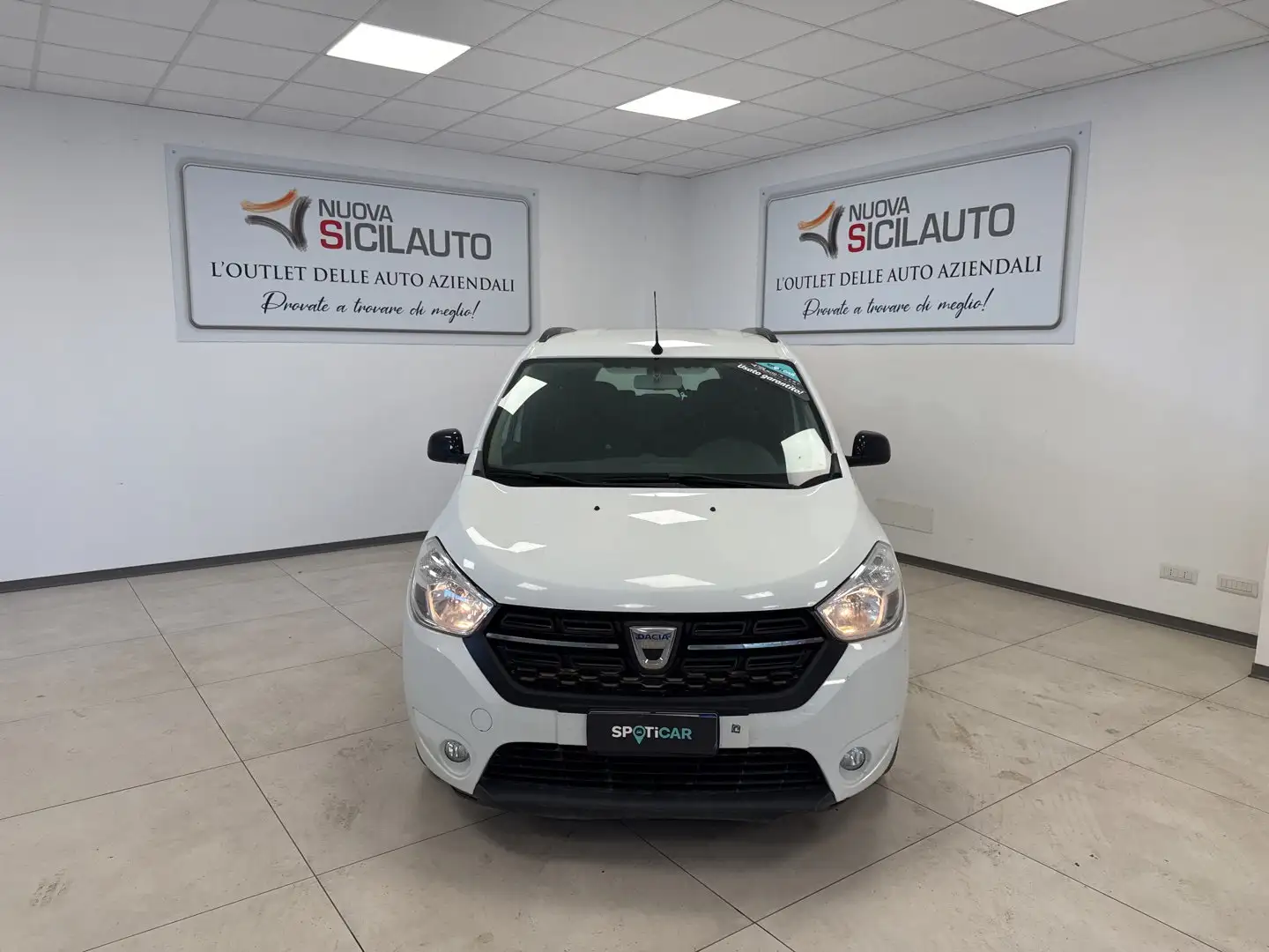 Dacia Lodgy 2017 1.5 blue dci Comfort s&s 115cv 7p.ti my19 Bianco - 1