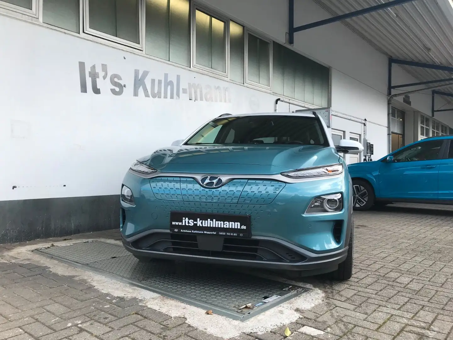 Hyundai KONA 64kWh Premium Elektro | Navi Blau - 2