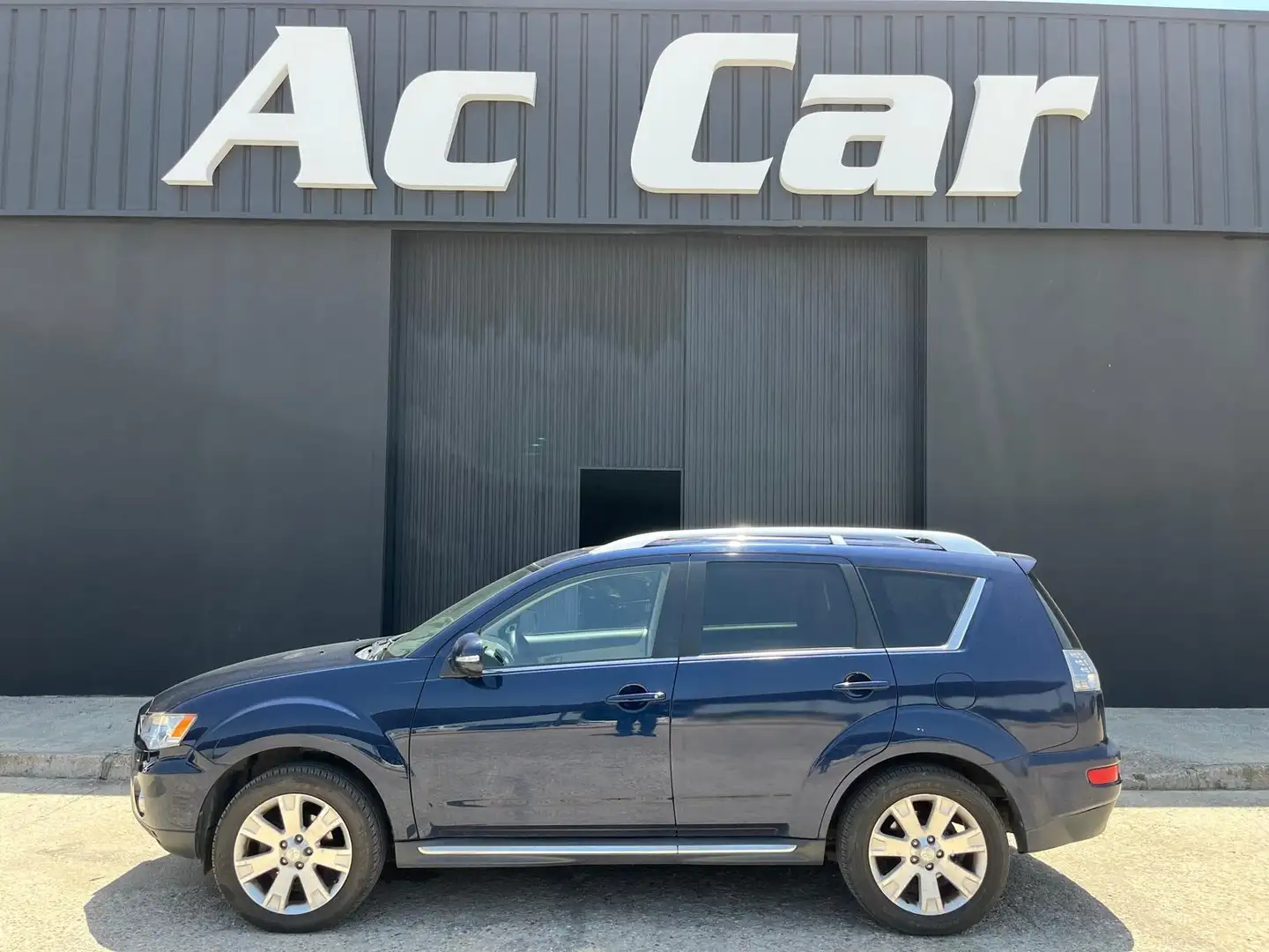 Mitsubishi Outlander 220DI-D Motion 2WD Azul - 1