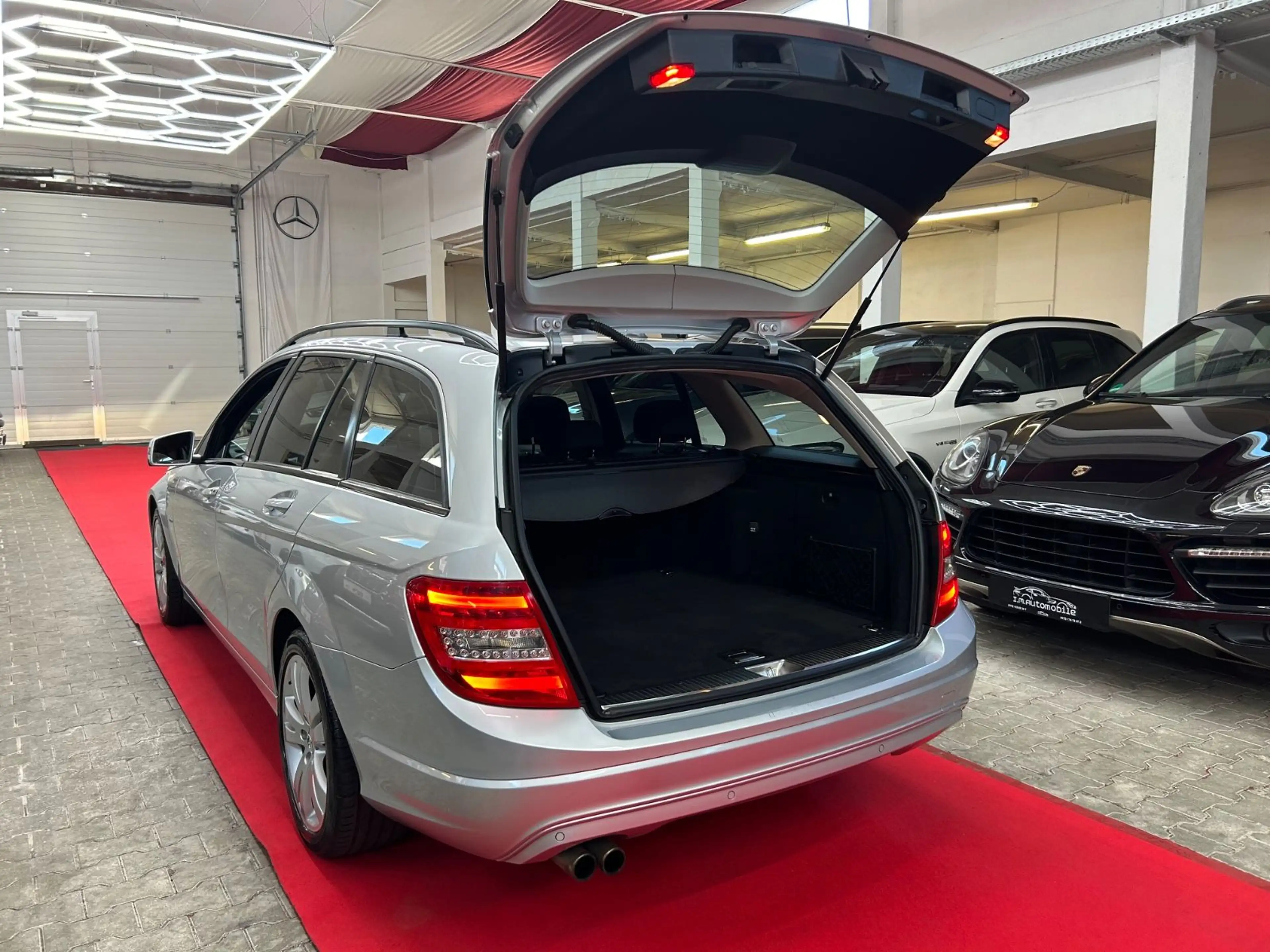 Mercedes-Benz C 180 CGI T*STEUERKETTE NEU*XENON*SD*NAVI* — photo 9