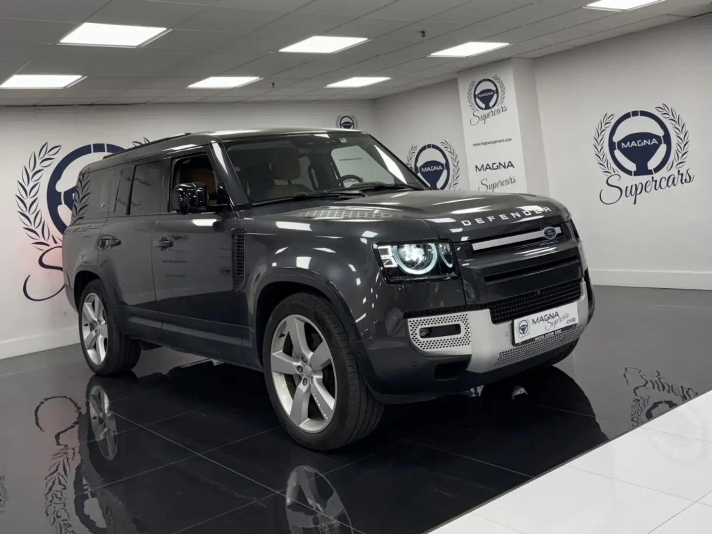 Land Rover Defender 130 3.0D l6 MHEV X- Dynamic HSE AWD Aut. 250 Gris - 1