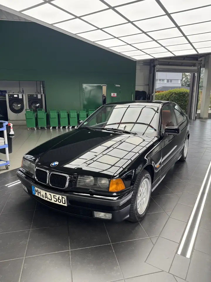 BMW 318is Exclusiv Edition Compact, foto 2