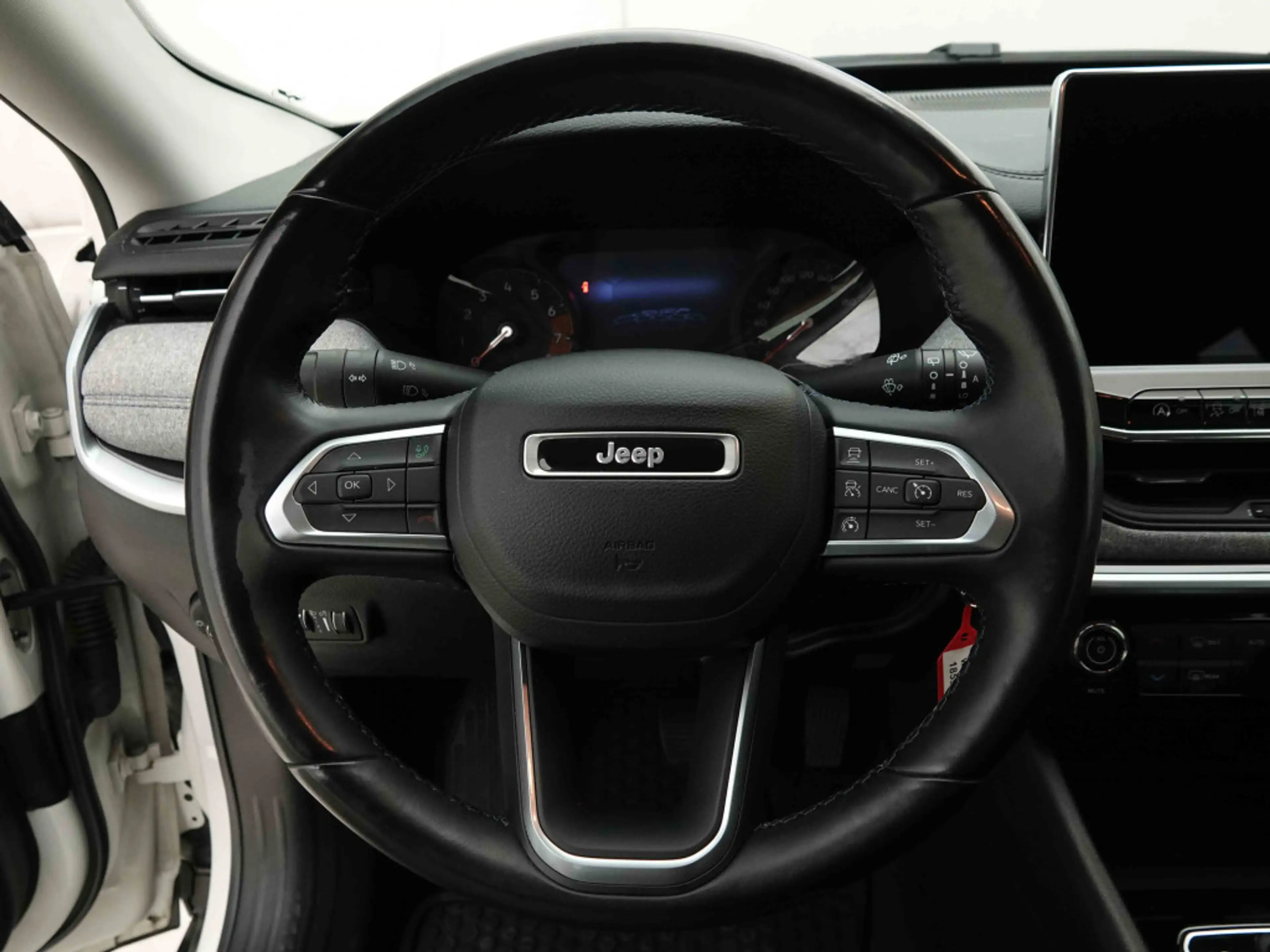 Jeep Compass 1.3 T4 AUT 150 Longitude | GPS | Camera | Heated Seats | LED Lights — photo 9