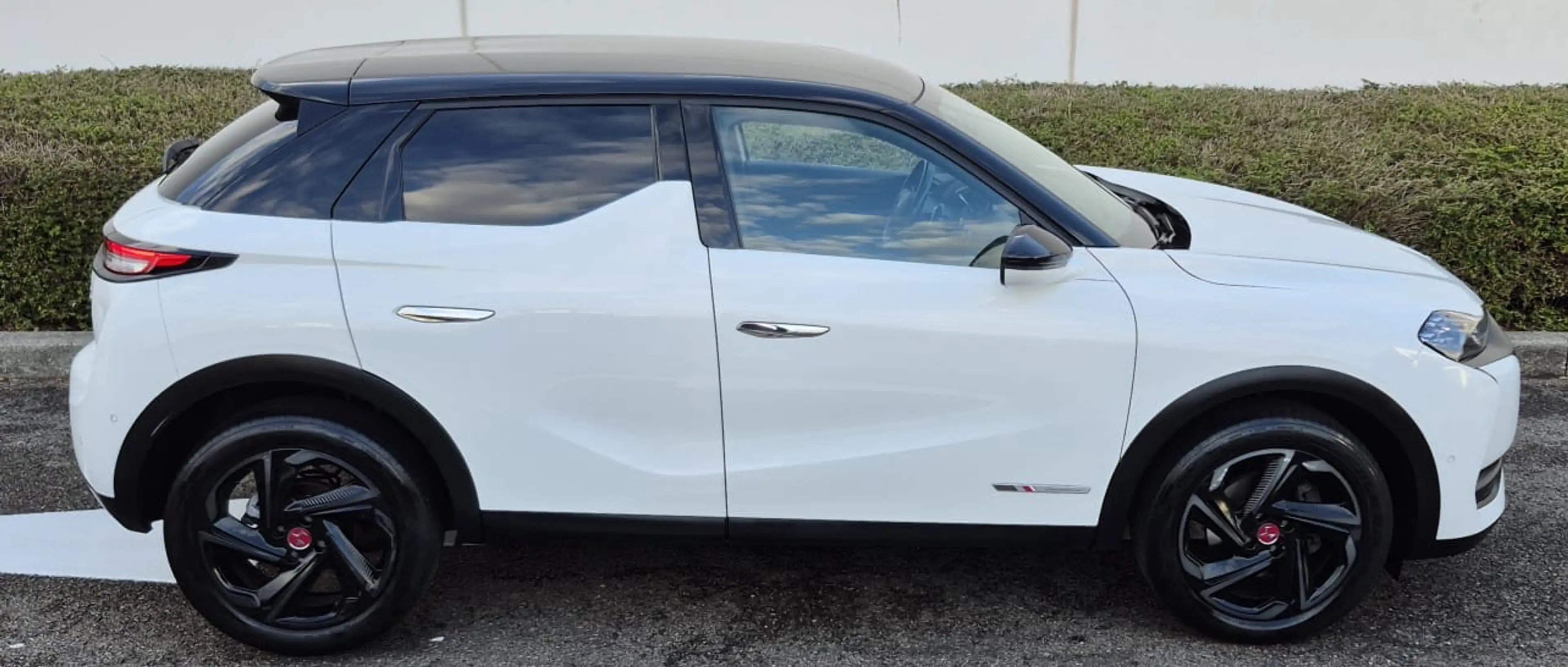 DS Automobiles DS 3 Crossback *** Performance Line + Full option - 1 owner *** — photo 8