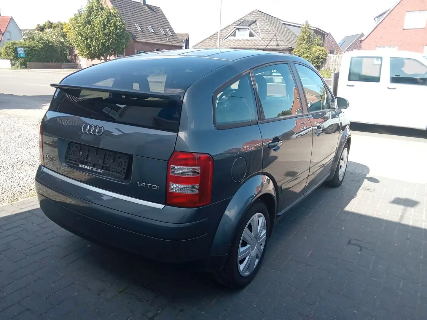 Audi A2 1.4 TDI, TÜV NEU, 1JAHR GEWÄHRLEISTUNG Grau - 2