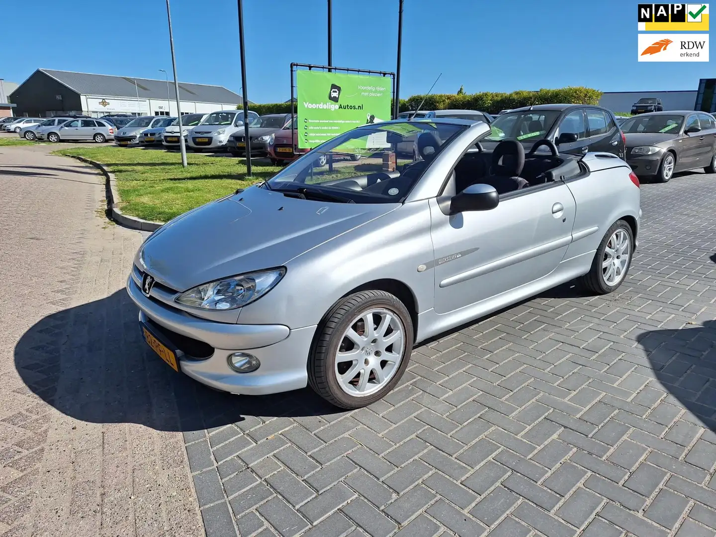 Peugeot 206 CC 1.6-16V Quiksilver / 157.505 km / APK mei 2026 Grau - 1