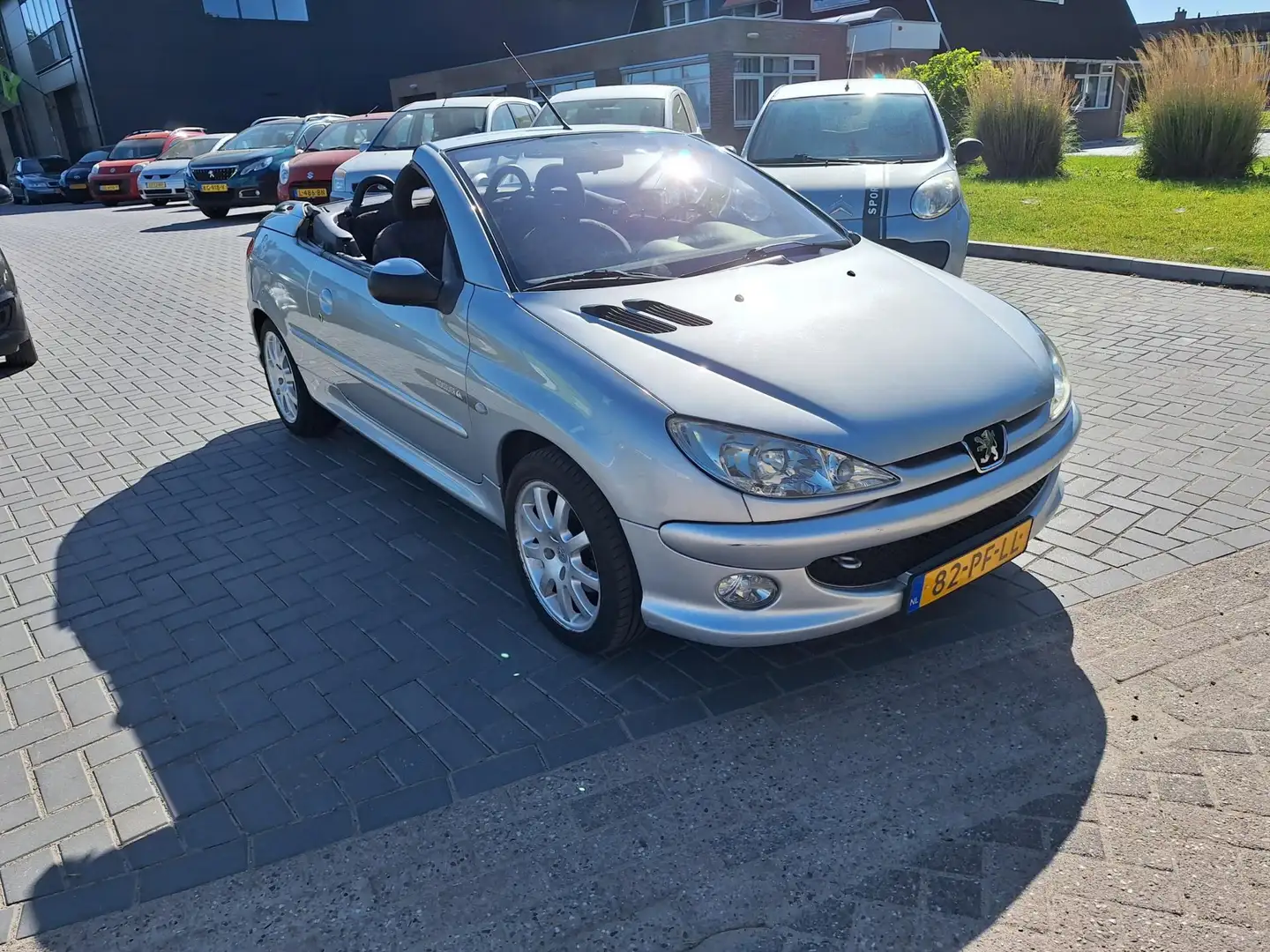 Peugeot 206 CC 1.6-16V Quiksilver / 157.505 km / APK mei 2026 Grau - 2