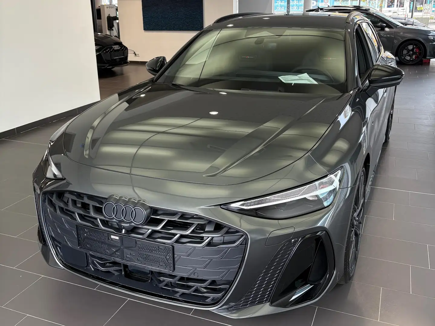 Audi A6 A6 Avant e-hybrid PHEV quattro 220kW S-tronic Grau - 1