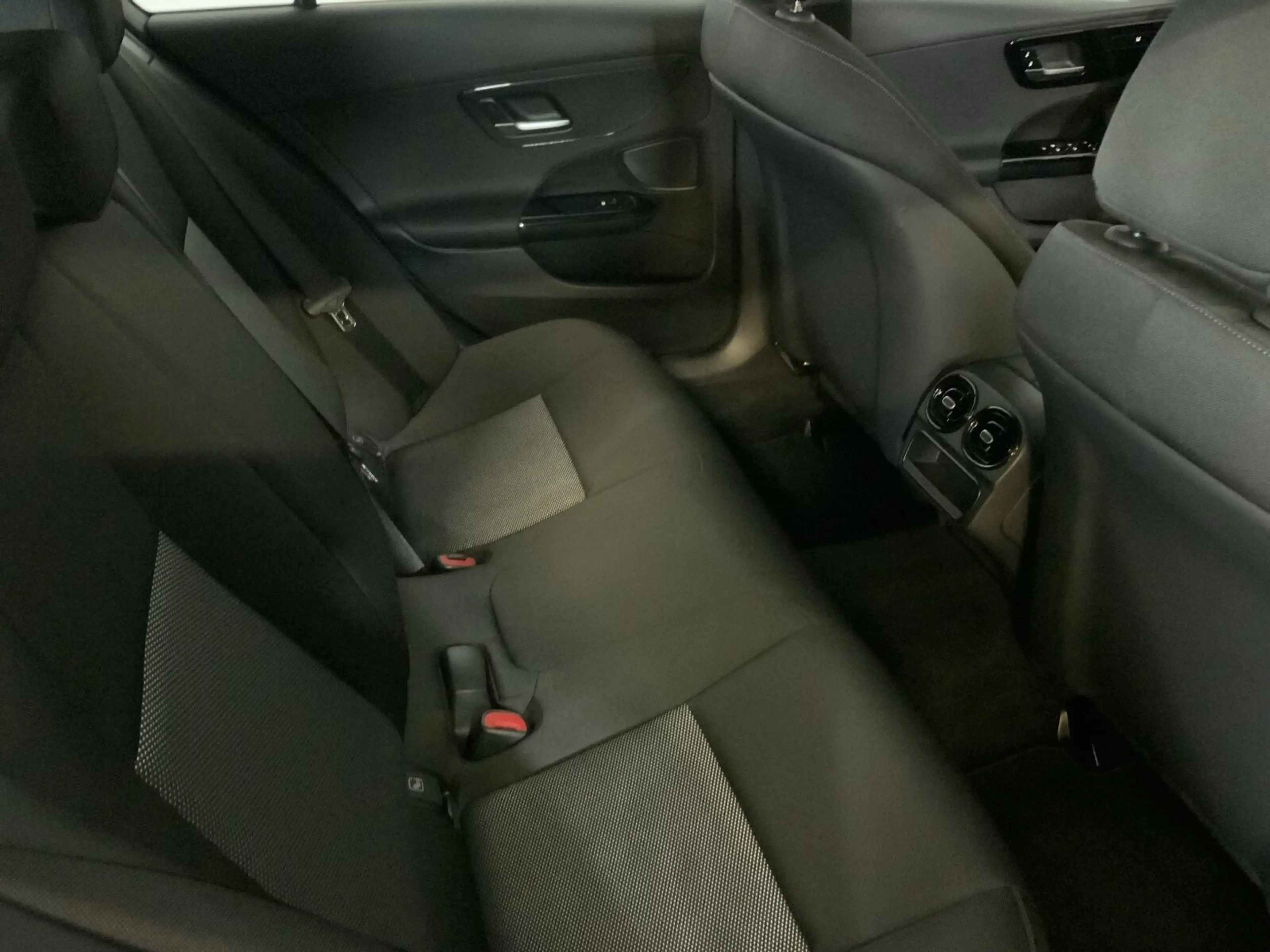 Mercedes-Benz C 200 C 200 d T LED Totwinkel DISTRO RüKa AppleCarPlay — photo 15
