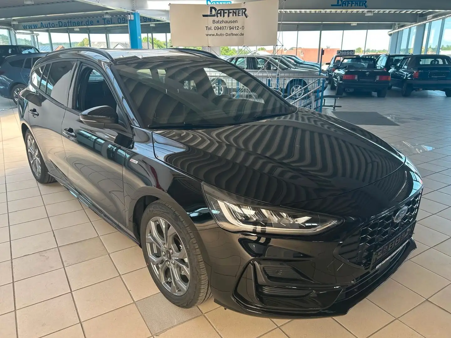Ford Focus 1,0 EcoBoost Hyb. 114kW ST-Line X Tur AT Schwarz - 1