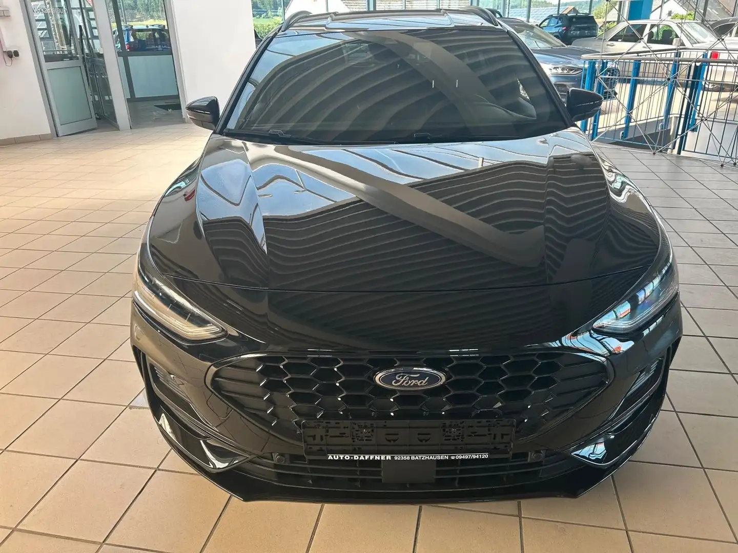 Ford Focus 1,0 EcoBoost Hyb. 114kW ST-Line X Tur AT Schwarz - 2