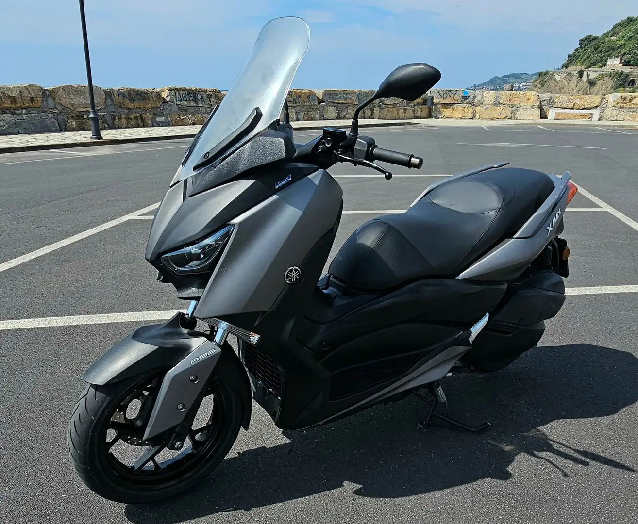 Yamaha X-Max 300 Šedá - 2