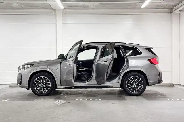 BMW X1 view 3