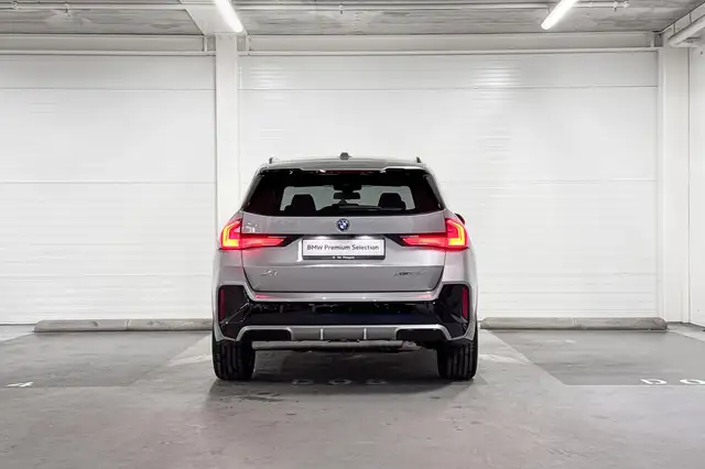 BMW X1 view 8