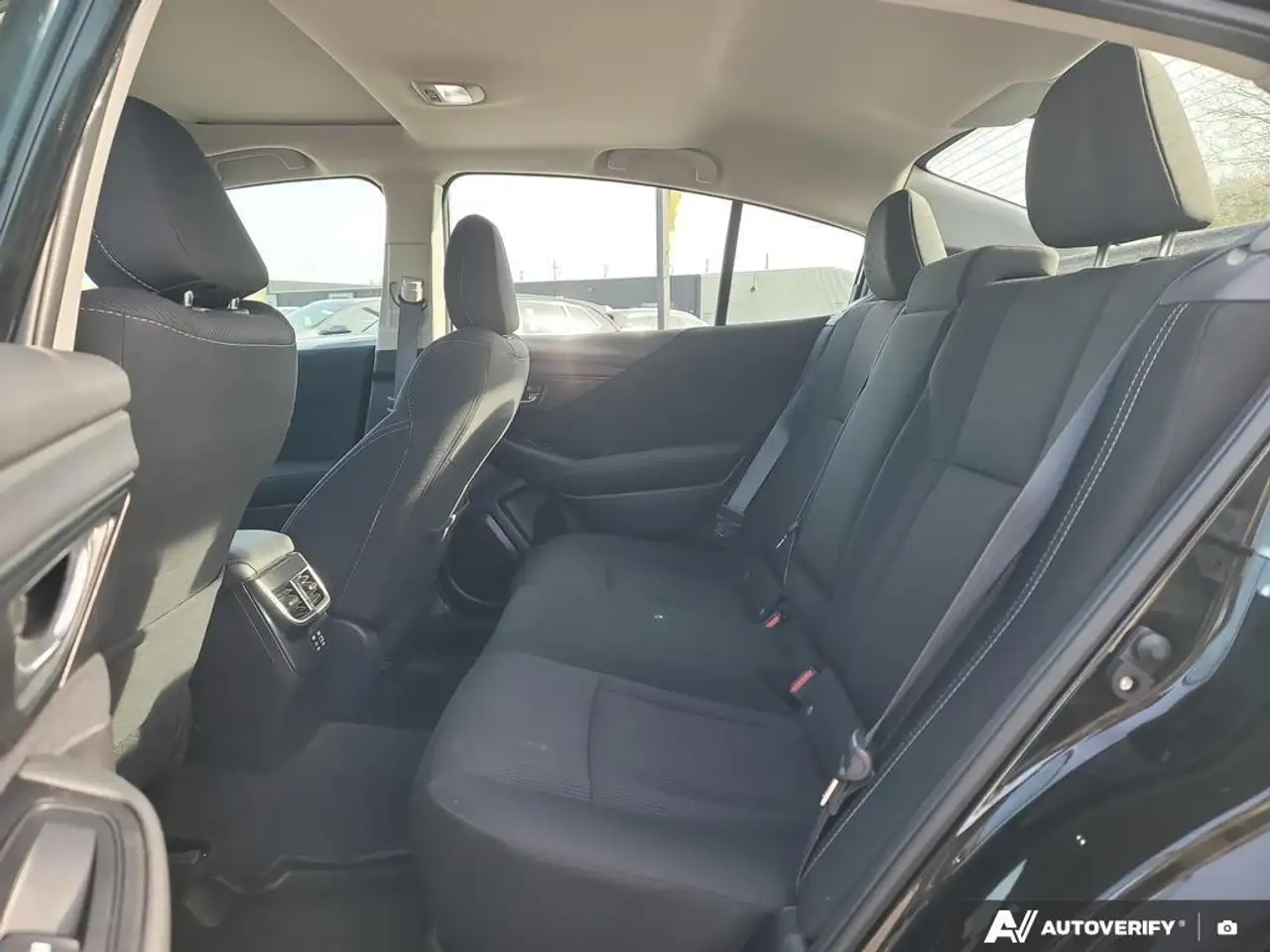 Subaru Legacy снимка Subaru Legacy