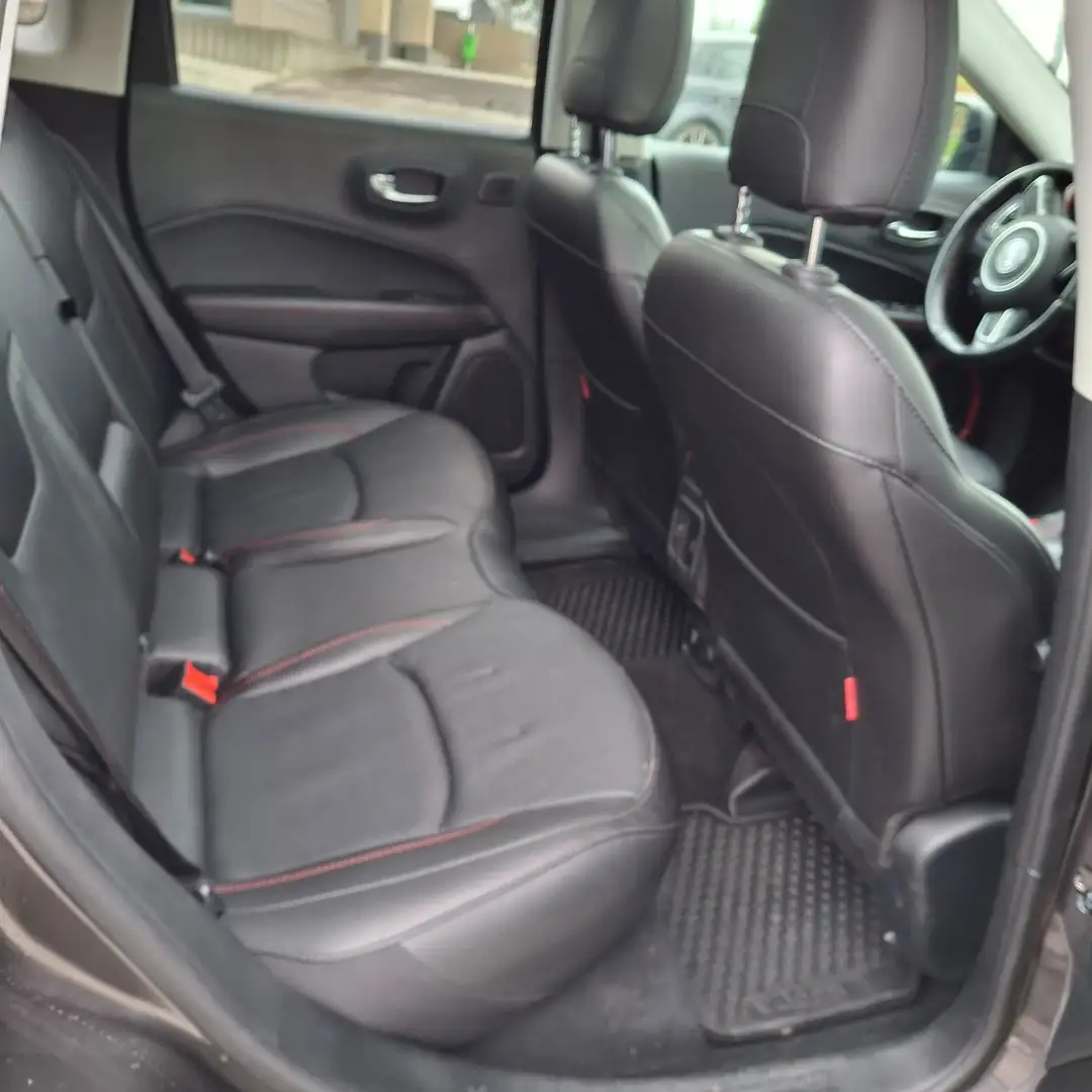 Jeep Compass Compass 2.0 MultiJet  Trailhawk Grau - 1