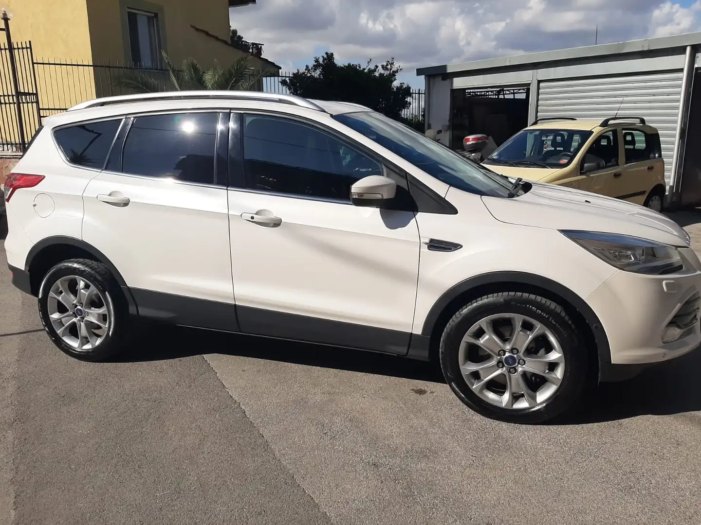 Ford Kuga Kuga II 2013 2.0 tdciTitanium 4wd 163cv powershift Blanc - 2