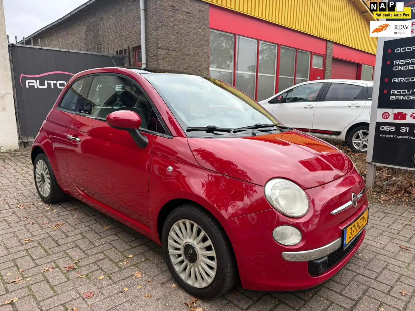 Fiat 500 1.2 Lounge Pano|LMV|CARPLAY|APK Rojo - 1