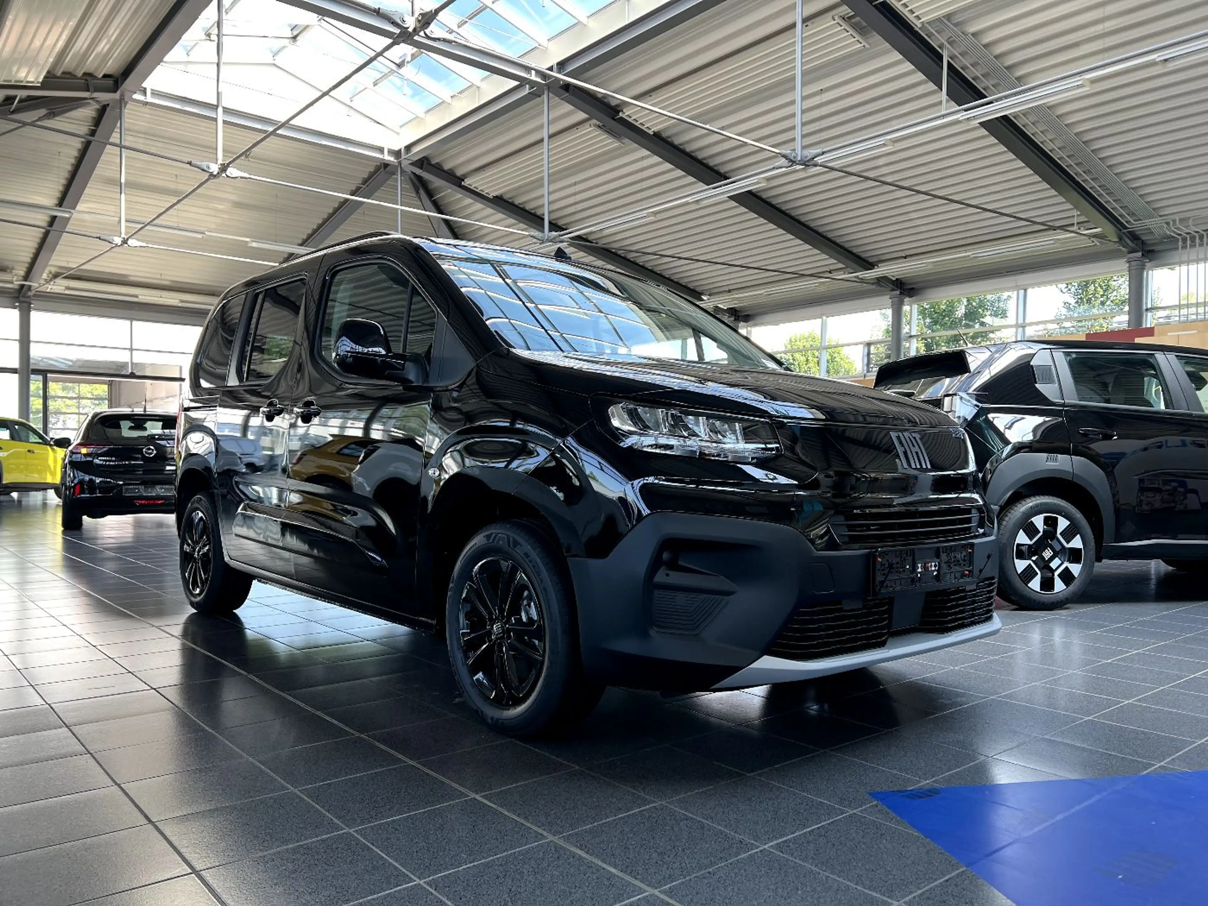 Fiat Qubo L L1 Icon 1.5 *5-Sitzer LED Navi ACC Sitzh. — photo 5