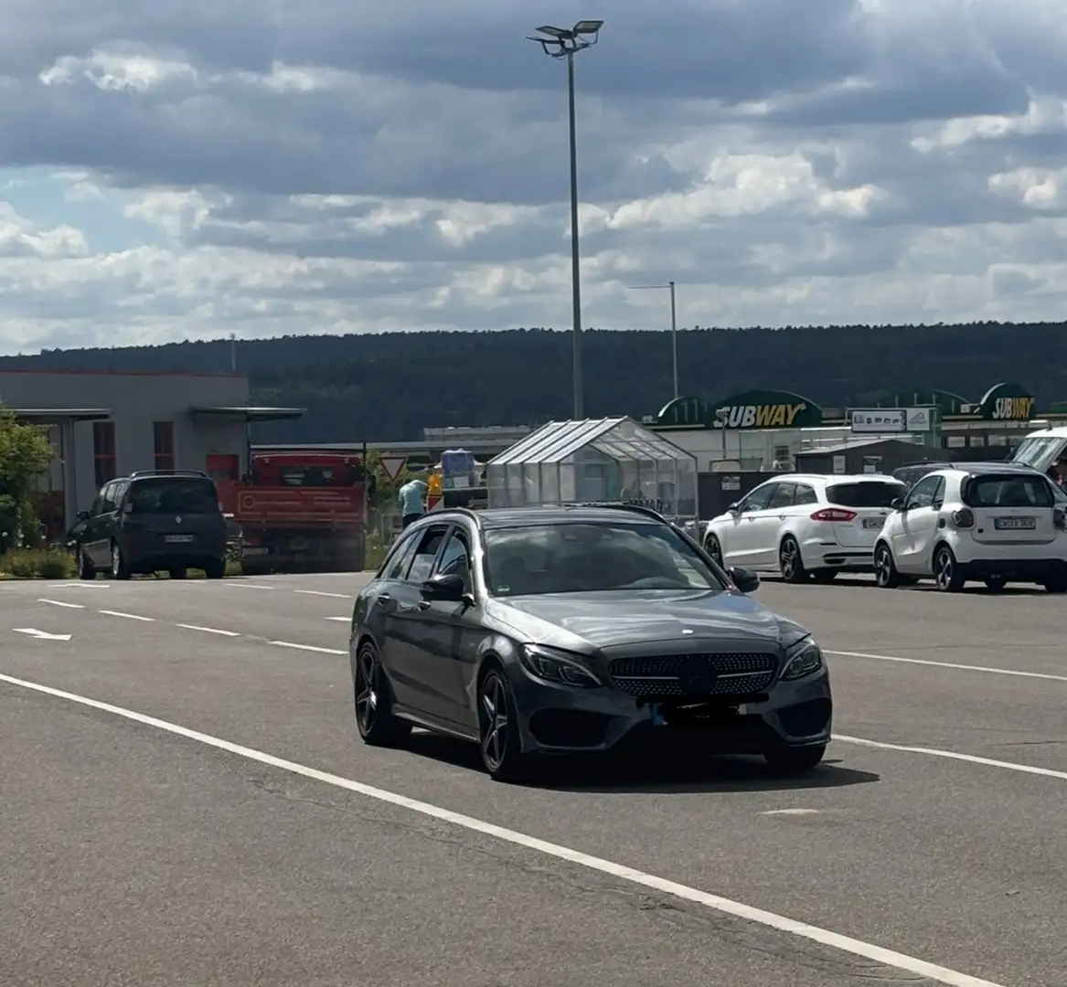 Mercedes-Benz C 43 AMG 4Matic T 9G-TRONIC Grigio - 1