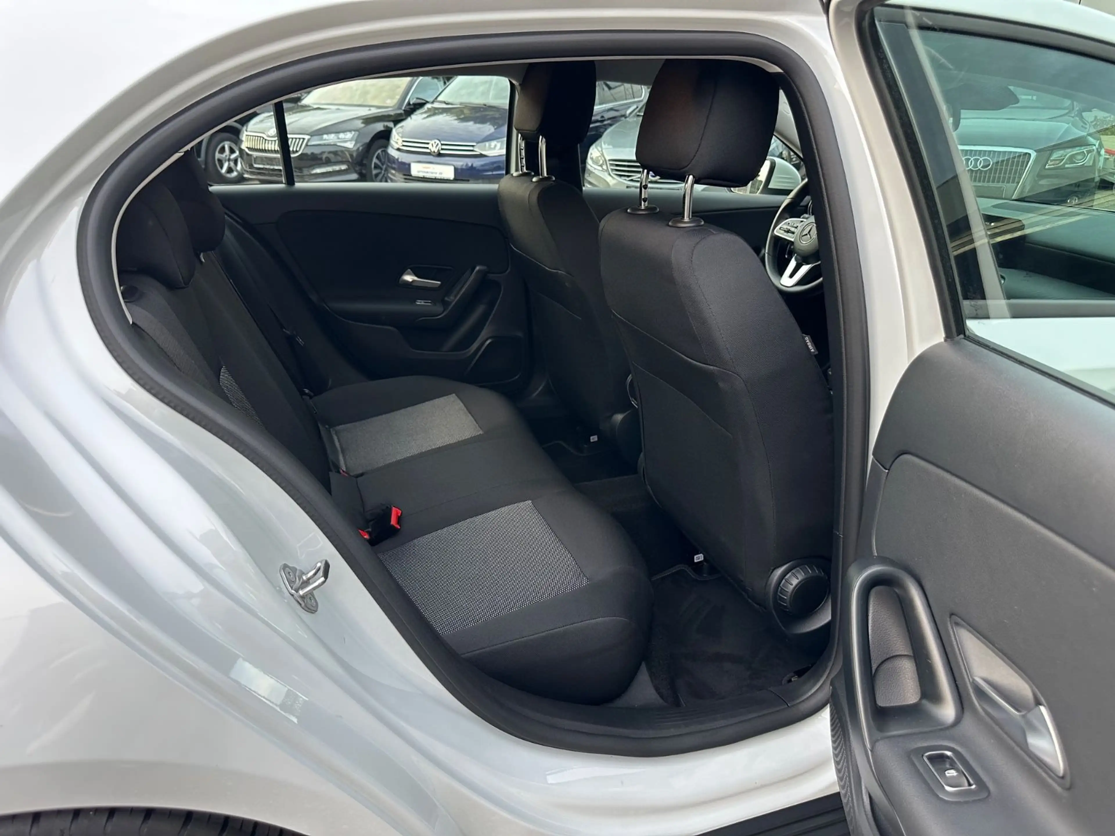 Mercedes-Benz A 180 d 1950ccm ALU MBUX DAB AC NAVI CAM TOP — photo 10