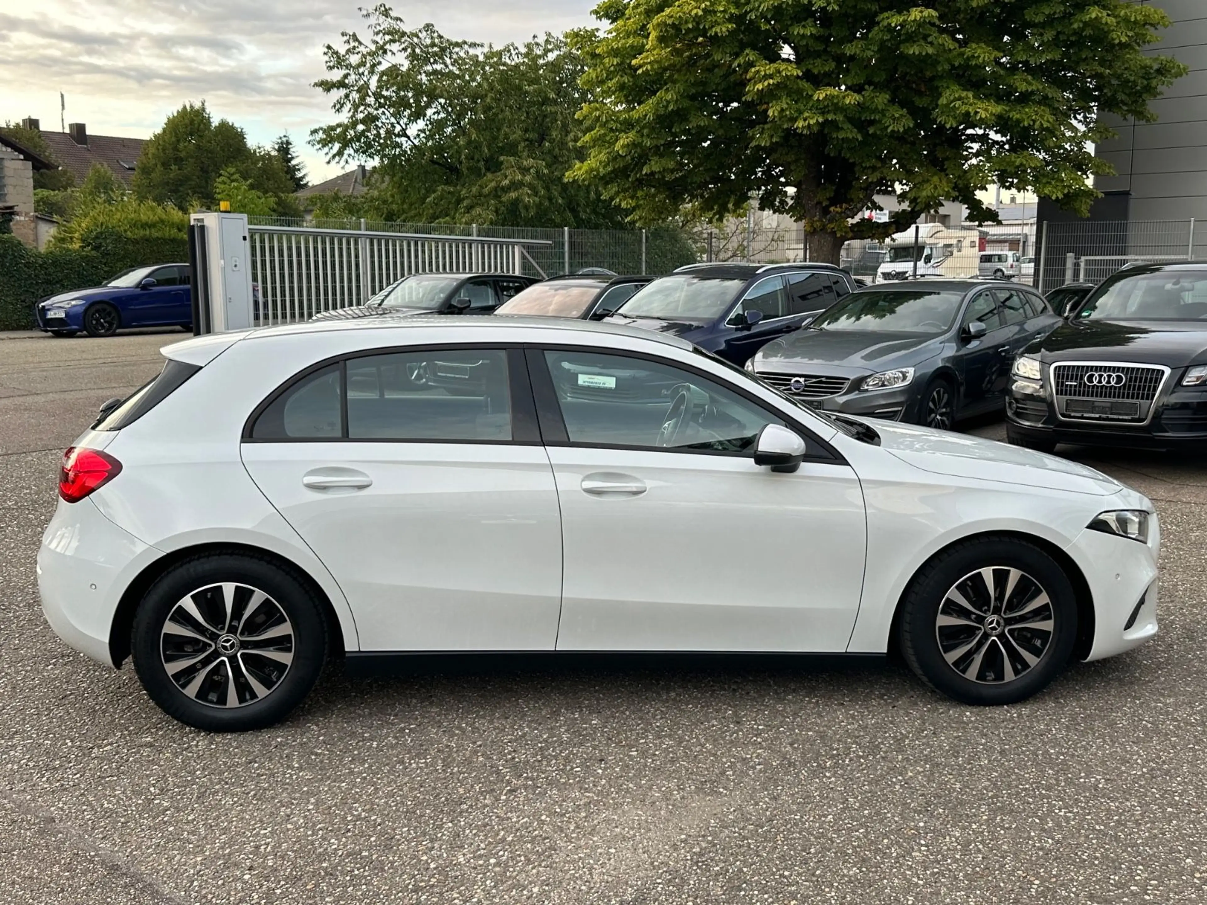 Mercedes-Benz A 180 d 1950ccm ALU MBUX DAB AC NAVI CAM TOP — photo 4