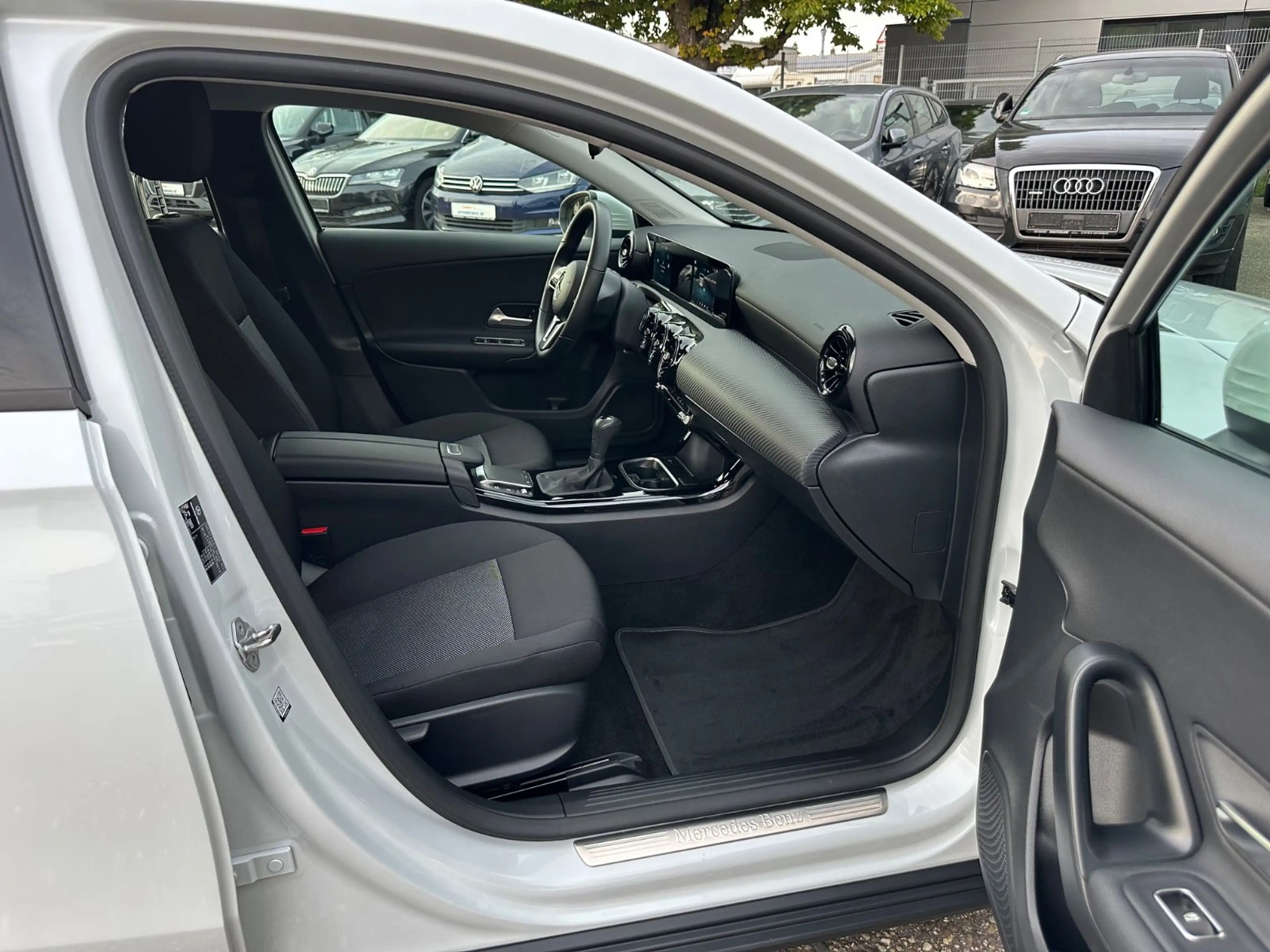 Mercedes-Benz A 180 d 1950ccm ALU MBUX DAB AC NAVI CAM TOP — photo 11