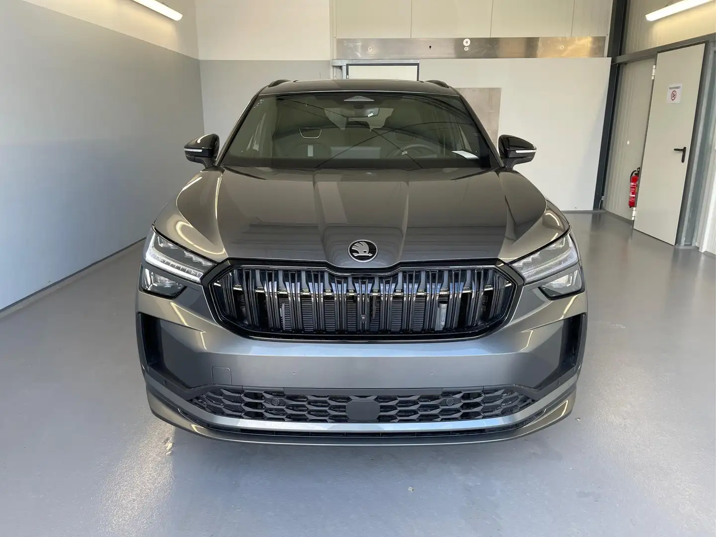 Skoda Kodiaq Sportline 193PS TDI 4x4 7Sitze+AHK+HUD+Pano+360... Grau - 2