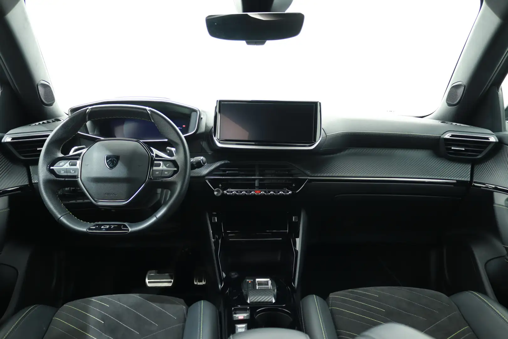 Peugeot 2008 1.2 PURETECH 130 GT EAT8 FACELIFT | Leer/Alcantara Zwart - 2