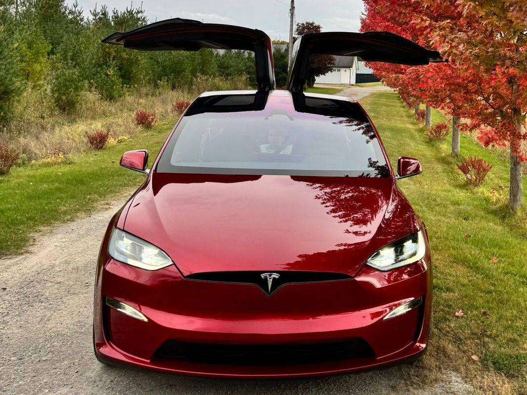 2024 Tesla Model X alt 2