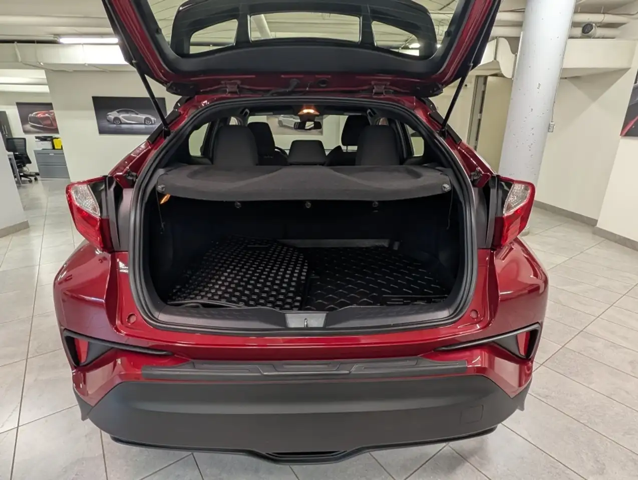 Toyota C-HR снимка Toyota C-HR