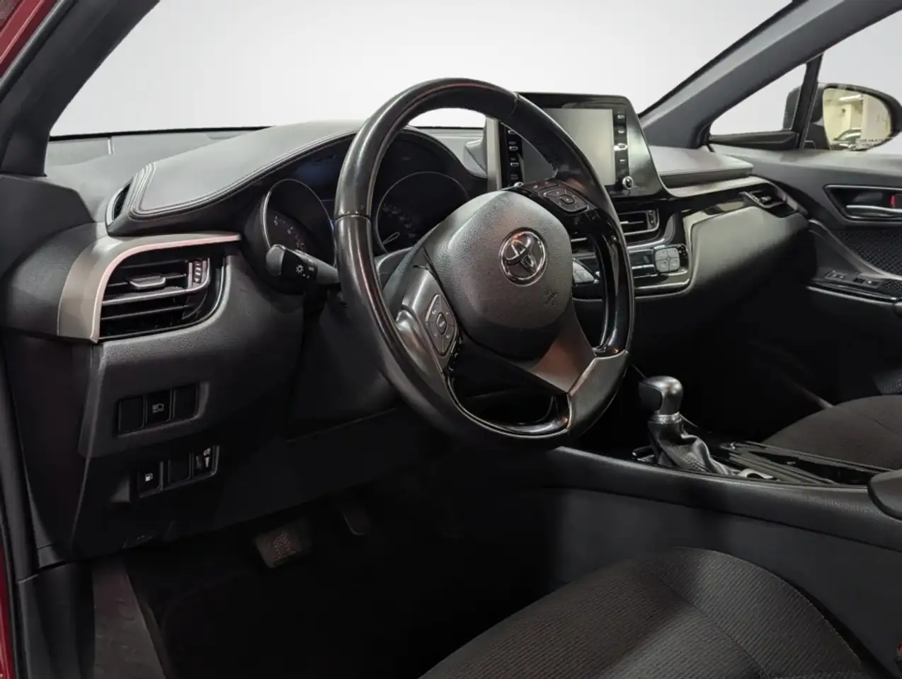 Toyota C-HR снимка Toyota C-HR
