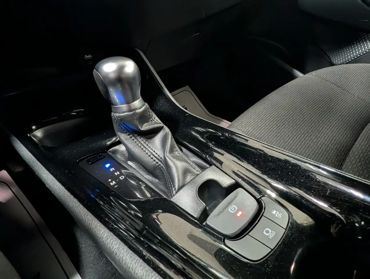 Toyota C-HR снимка Toyota C-HR