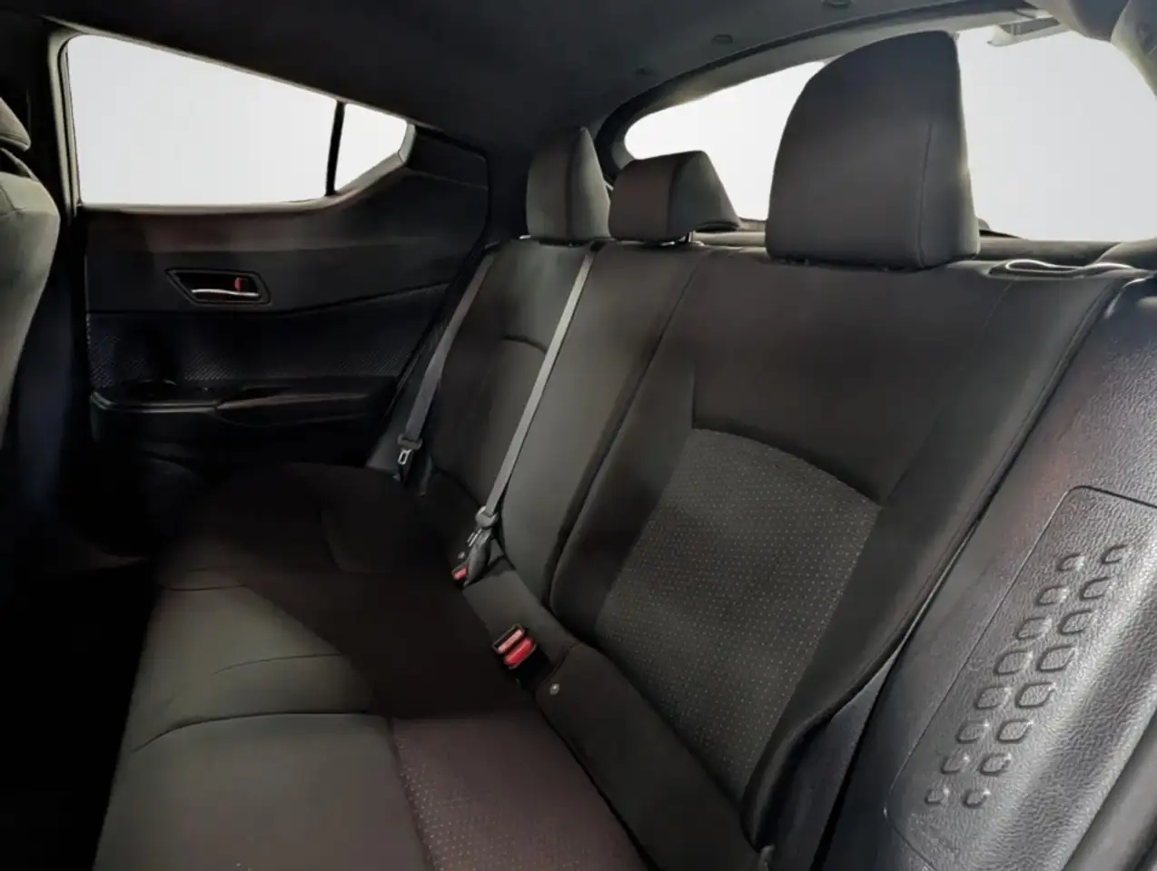 Toyota C-HR снимка Toyota C-HR