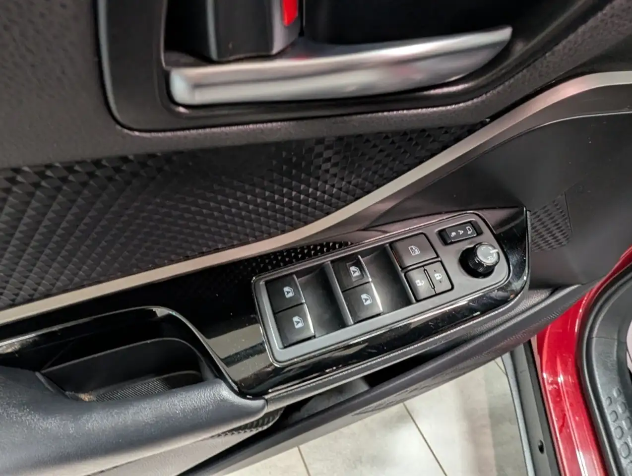 Toyota C-HR снимка Toyota C-HR