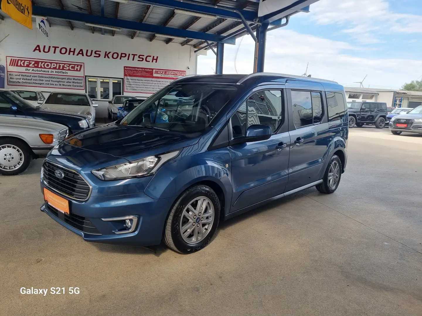 Ford Tourneo Connect 1,5 TDCi Titanium Automatik - guter Zustand! Blau - 1